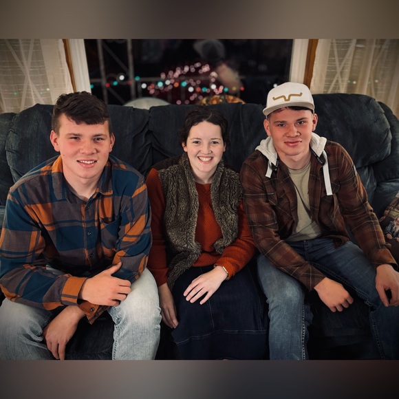 Meet your Posher, Faith - Picture 7 of 16